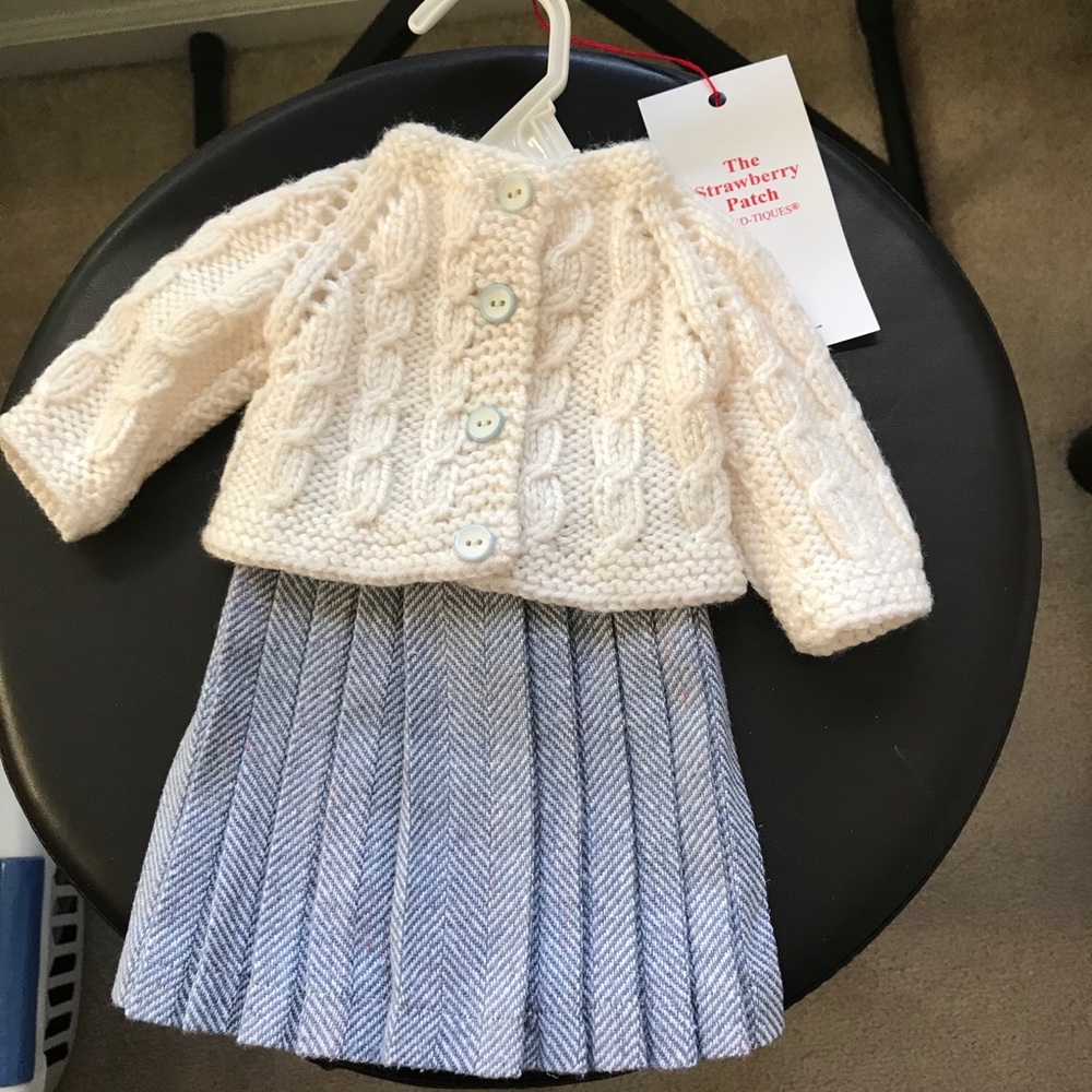 New sweater/ skirt outfit for doll 🎶